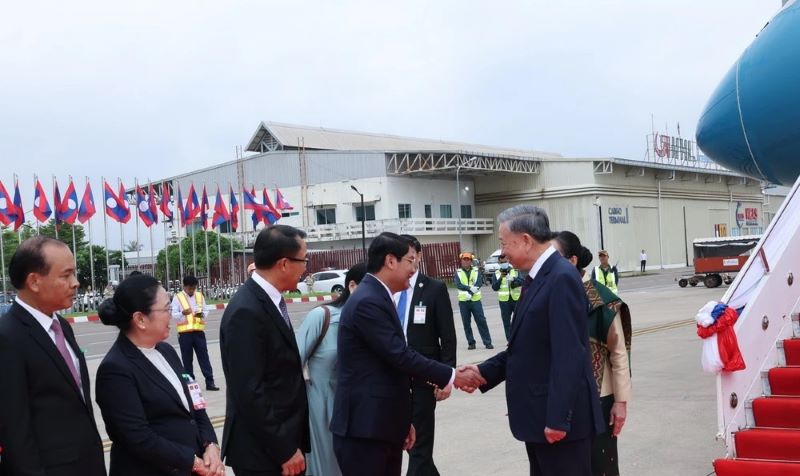 Lễ đón Chủ tịch nước Tô Lâm trong chuyến thăm đặc biệt tới Lào