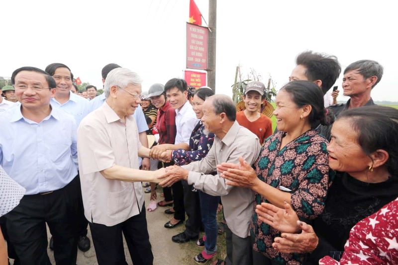 Hình ảnh cố Tổng Bí thư Nguyễn Phú Trọng thăm khu dân cư nông thôn mới thôn Tân Văn, xã Thạch Văn, huyện Thạch Hà, tỉnh Hà Tĩnh vẫn in sâu trong tâm trí nhiều người dân 